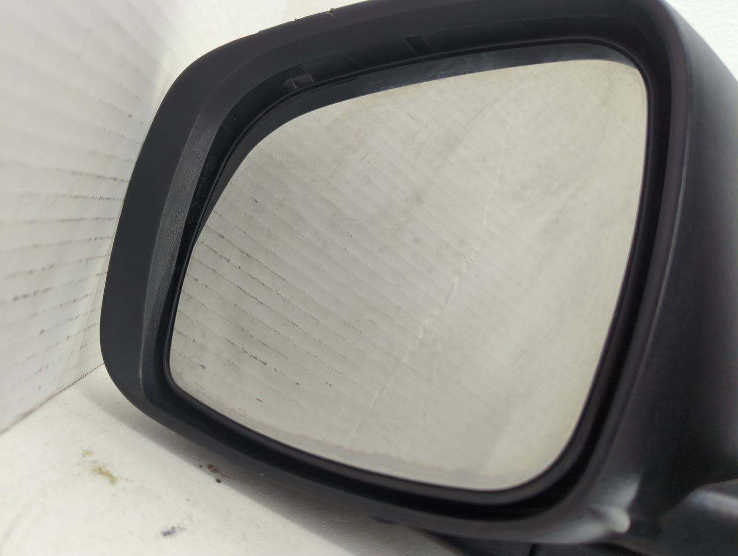 2008-2010 Chrysler Town & Country Driver Side View Mirror - Left Door Mirror OEM Used - Oemusedautoparts1.com