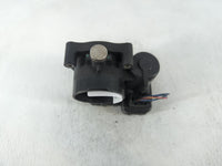 2008-2010 Chrysler Town & Country Throttle Body P/N:04593858AB Fits Fits 2008 2009 2010 2011 OEM Used Auto Parts - Oemusedau