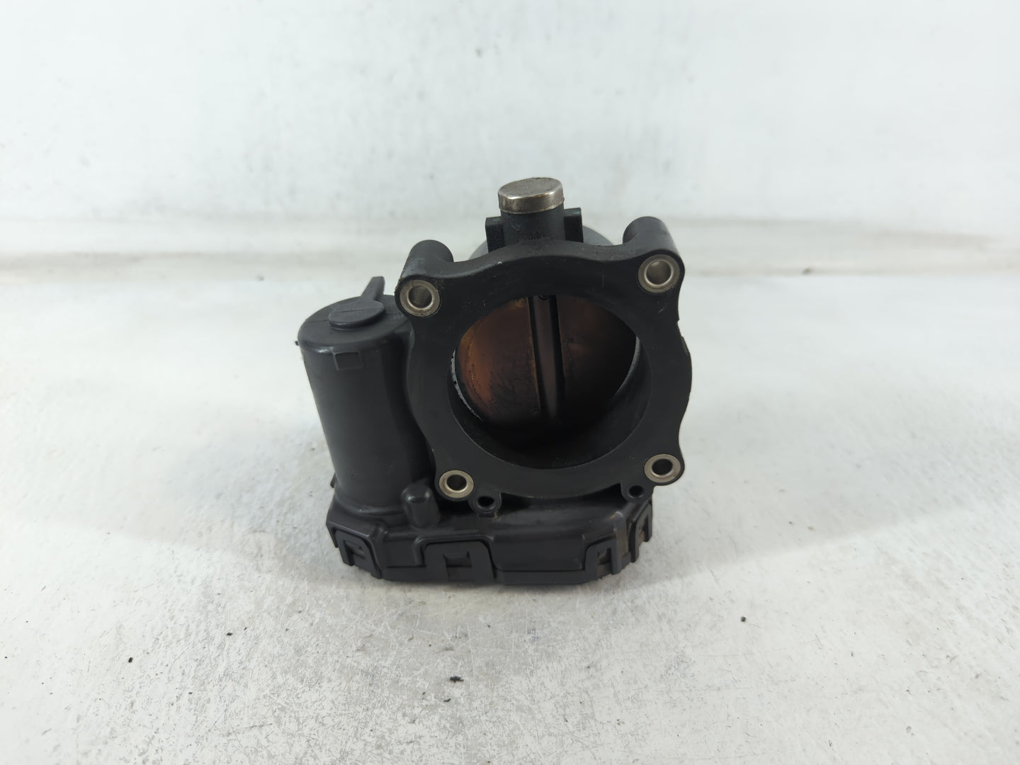 2008-2010 Chrysler Town & Country Throttle Body P/N:04593858AB Fits Fits 2008 2009 2010 2011 OEM Used Auto Parts - Oemusedau