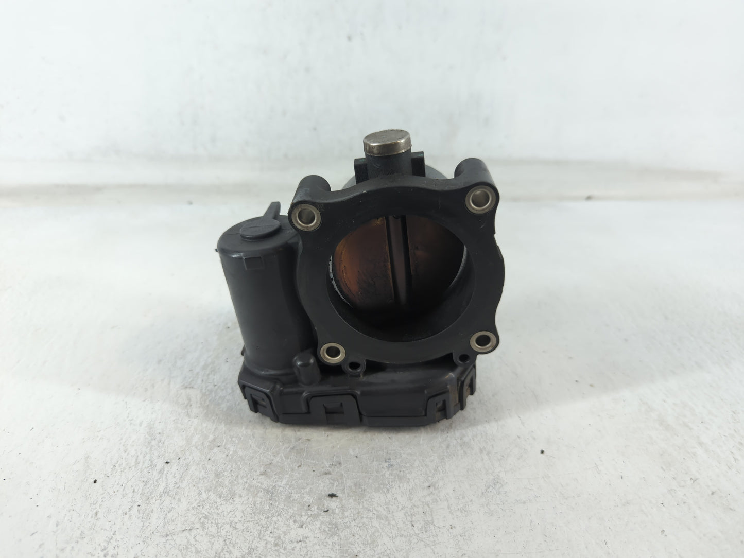 2008-2010 Chrysler Town & Country Throttle Body P/N:04593858AB Fits Fits 2008 2009 2010 2011 OEM Used Auto Parts - Oemusedau