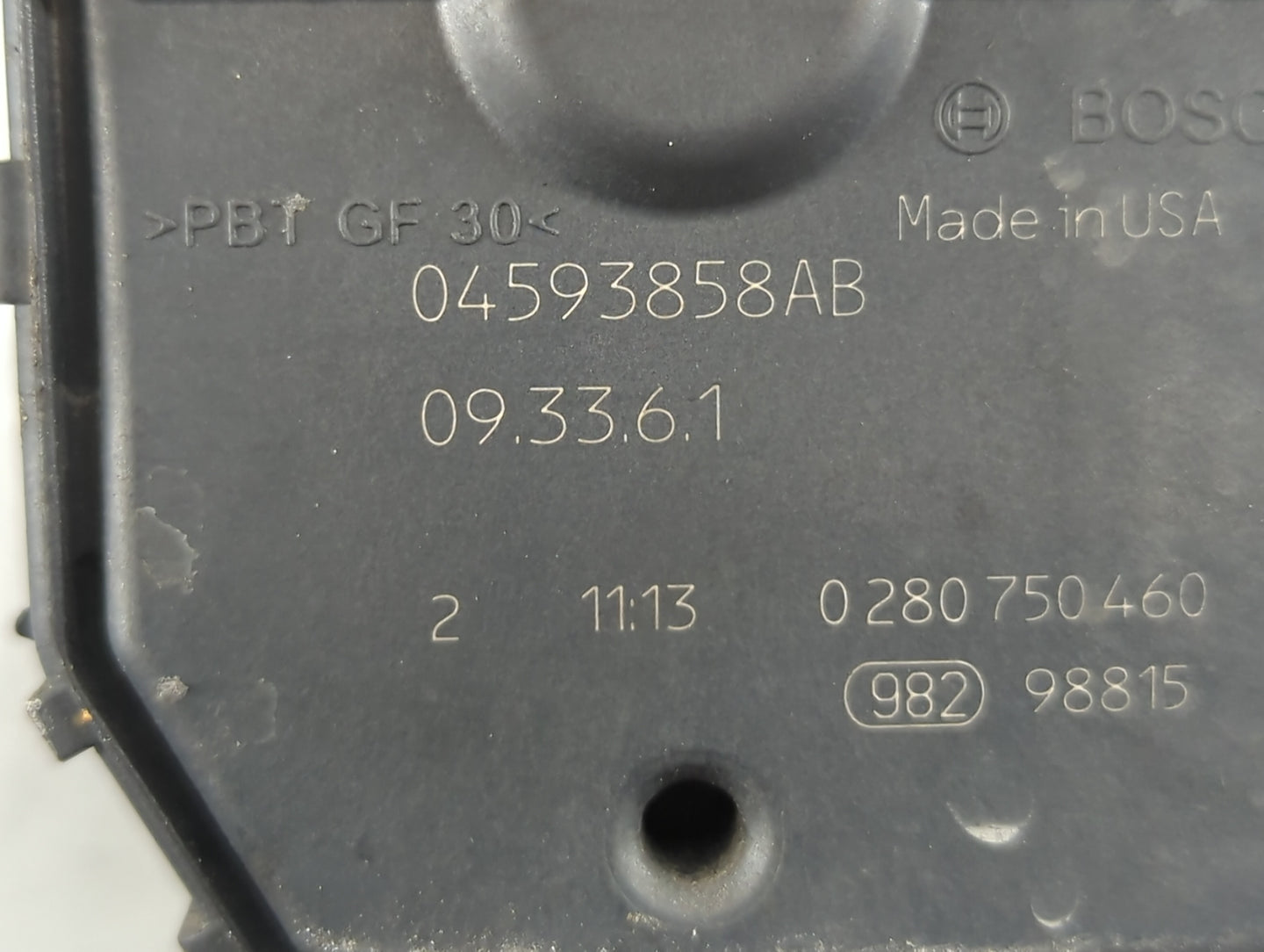 2008-2010 Chrysler Town & Country Throttle Body P/N:04593858AB Fits Fits 2008 2009 2010 2011 OEM Used Auto Parts - Oemusedau