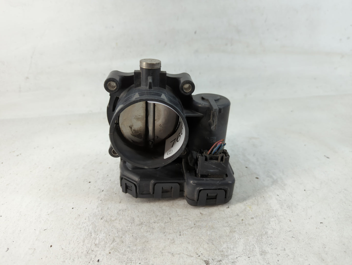 2008-2010 Chrysler Town & Country Throttle Body P/N:04593858AB Fits Fits 2008 2009 2010 2011 OEM Used Auto Parts - Oemusedau