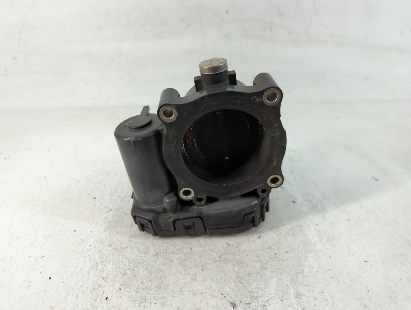 2008-2010 Chrysler Town & Country Throttle Body P/N:04593858AB Fits Fits 2008 2009 2010 2011 OEM Used Auto Parts - Oemusedau