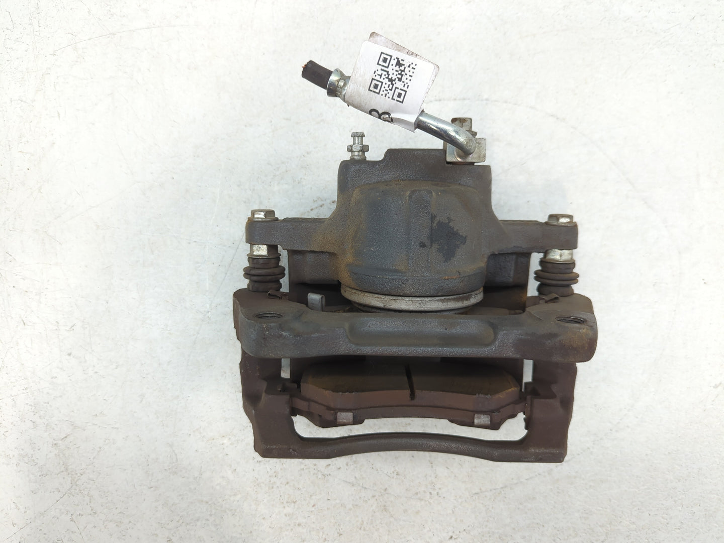 2008-2016 Chrysler Town & Country Front Driver Left Brake Caliper - Oemusedautoparts1.com