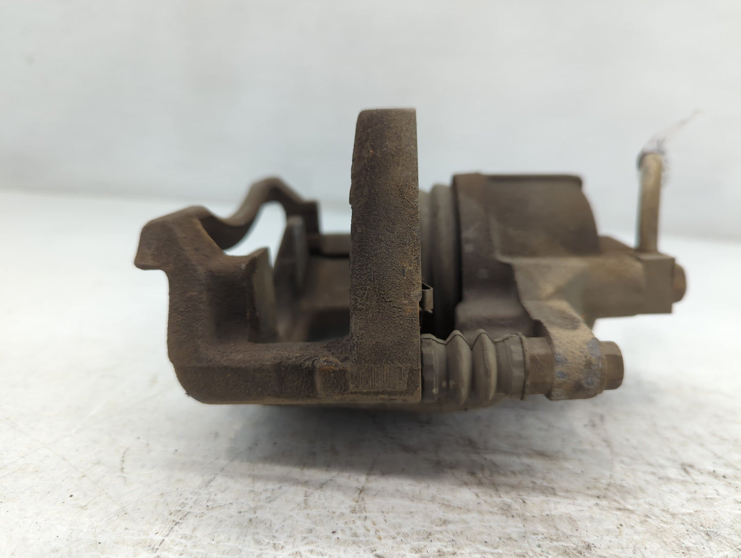 2008-2016 Chrysler Town & Country Front Driver Left Brake Caliper - Oemusedautoparts1.com