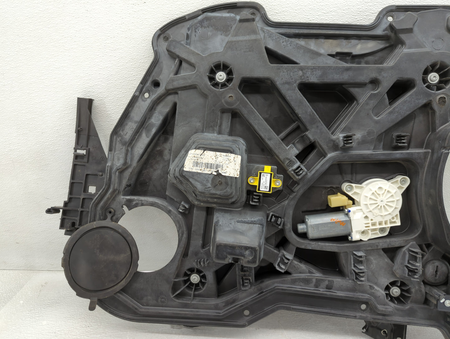 2008-2016 Chrysler Town & Country Window Regulator Right Passenger Rear - Oemusedautoparts1.com