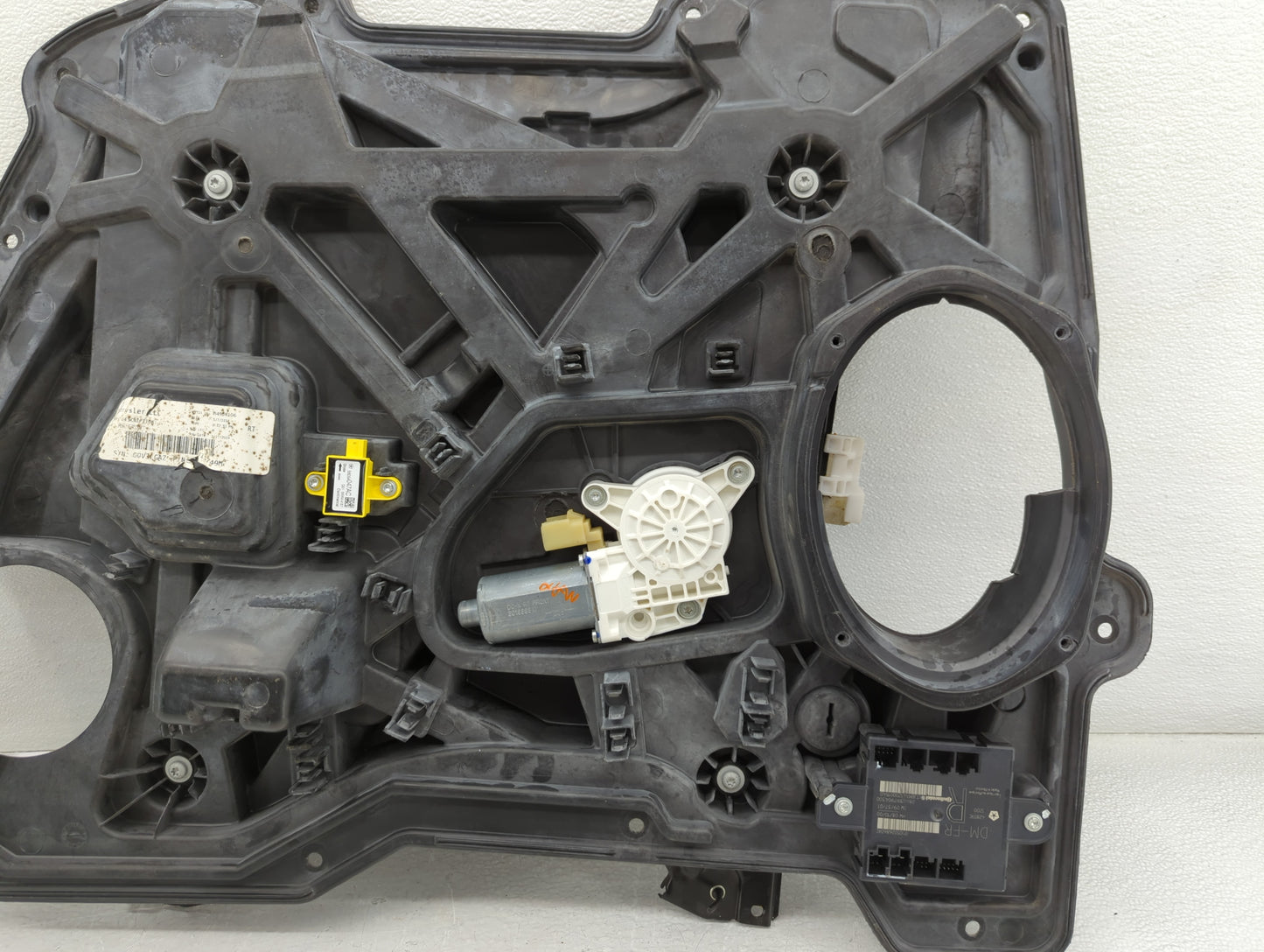 2008-2016 Chrysler Town & Country Window Regulator Right Passenger Rear - Oemusedautoparts1.com