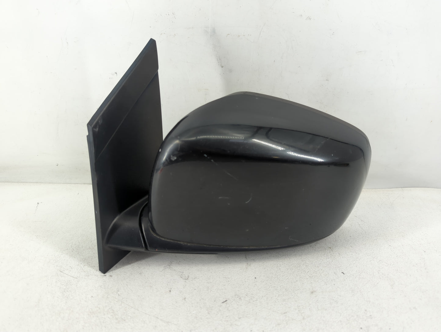 2008-2010 Chrysler Town & Country Driver Side View Mirror - Left Door Mirror OEM Used - Oemusedautoparts1.com
