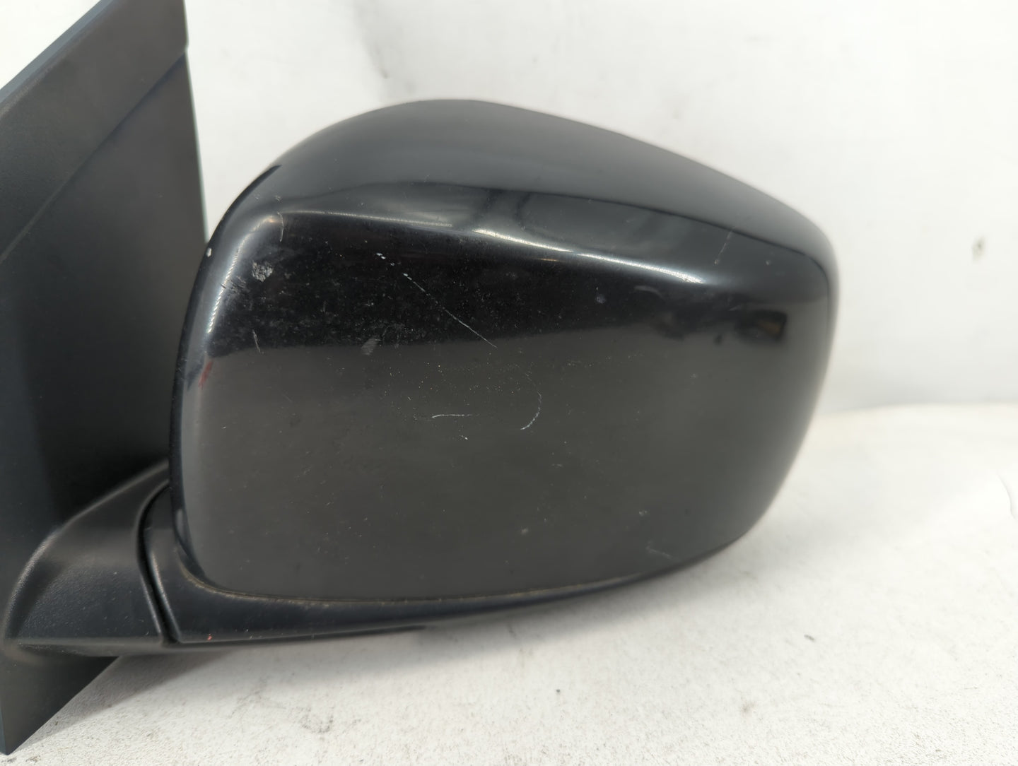2008-2010 Chrysler Town & Country Driver Side View Mirror - Left Door Mirror OEM Used - Oemusedautoparts1.com