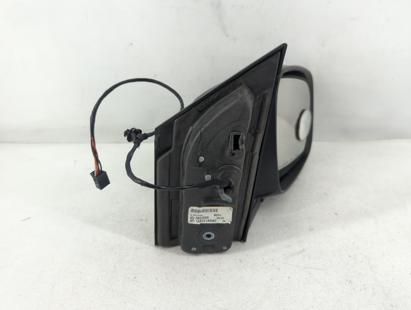 2008-2010 Chrysler Town & Country Passenger Side View Mirror - Right Door Mirror OEM Used - Oemusedautoparts1.com