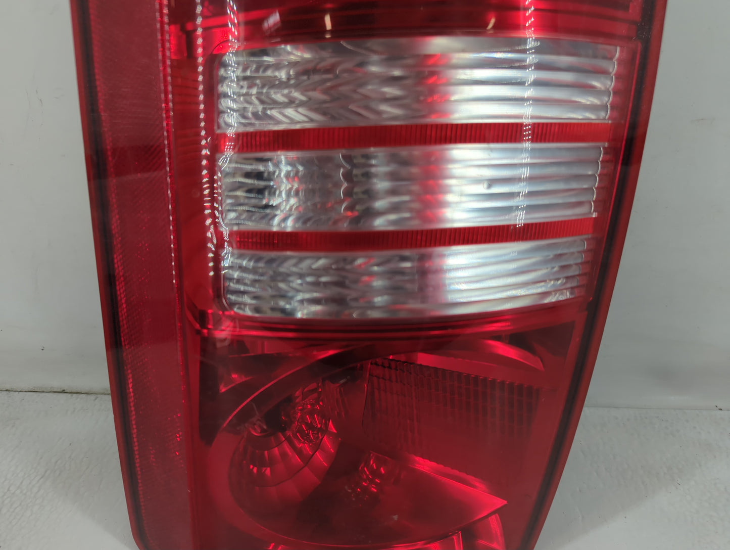 2008-2010 Chrysler Town & Country Tail Light Assembly Passenger Right OEM Fits Fits 2008 2009 2010 OEM Used Auto Parts - Oem