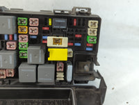 2010-2010 Chrysler Town & Country Fusebox Fuse Box Relay Module Tipm - Oemusedautoparts1.com