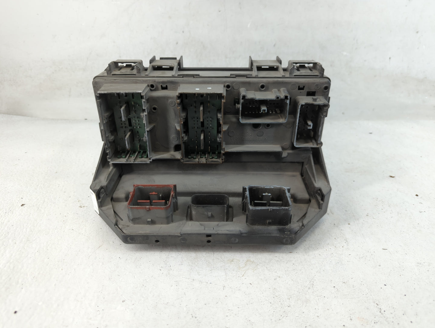 2010-2010 Chrysler Town & Country Fusebox Fuse Box Relay Module Tipm - Oemusedautoparts1.com
