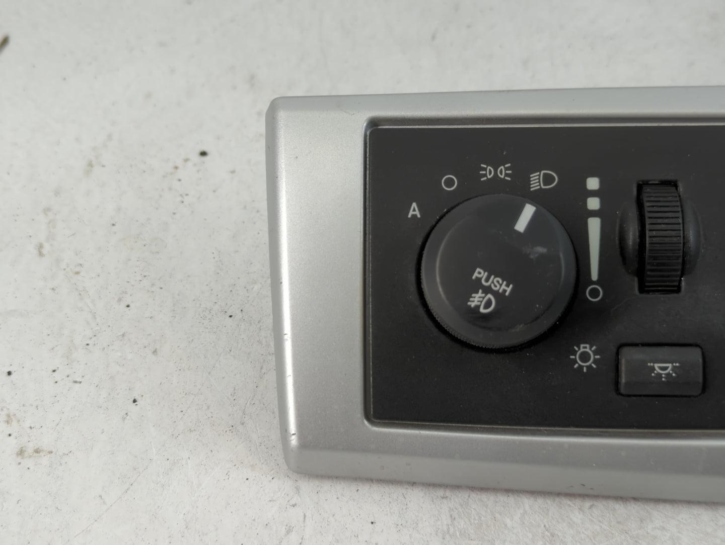 2010 Chrysler Town & Country Headlight Head Light Switch Lamp Control - Oemusedautoparts1.com