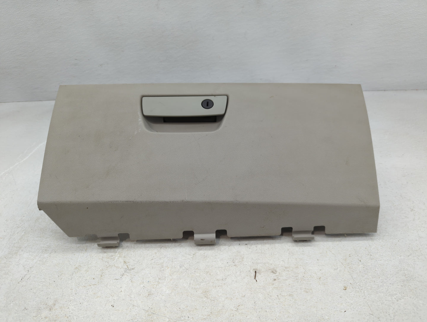 2010 Chrysler Town & Country Passenger Glove Box Door Storage Compartment 800838 - Oemusedautoparts1.com