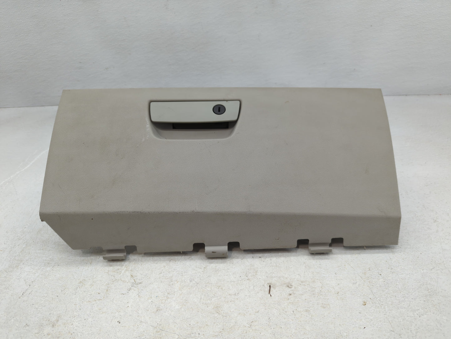 2010 Chrysler Town & Country Passenger Glove Box Door Storage Compartment 800838 - Oemusedautoparts1.com