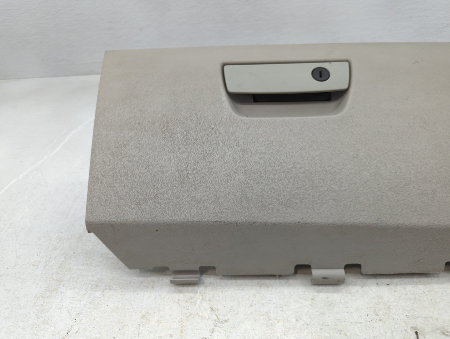 2010 Chrysler Town & Country Passenger Glove Box Door Storage Compartment - Oemusedautoparts1.com