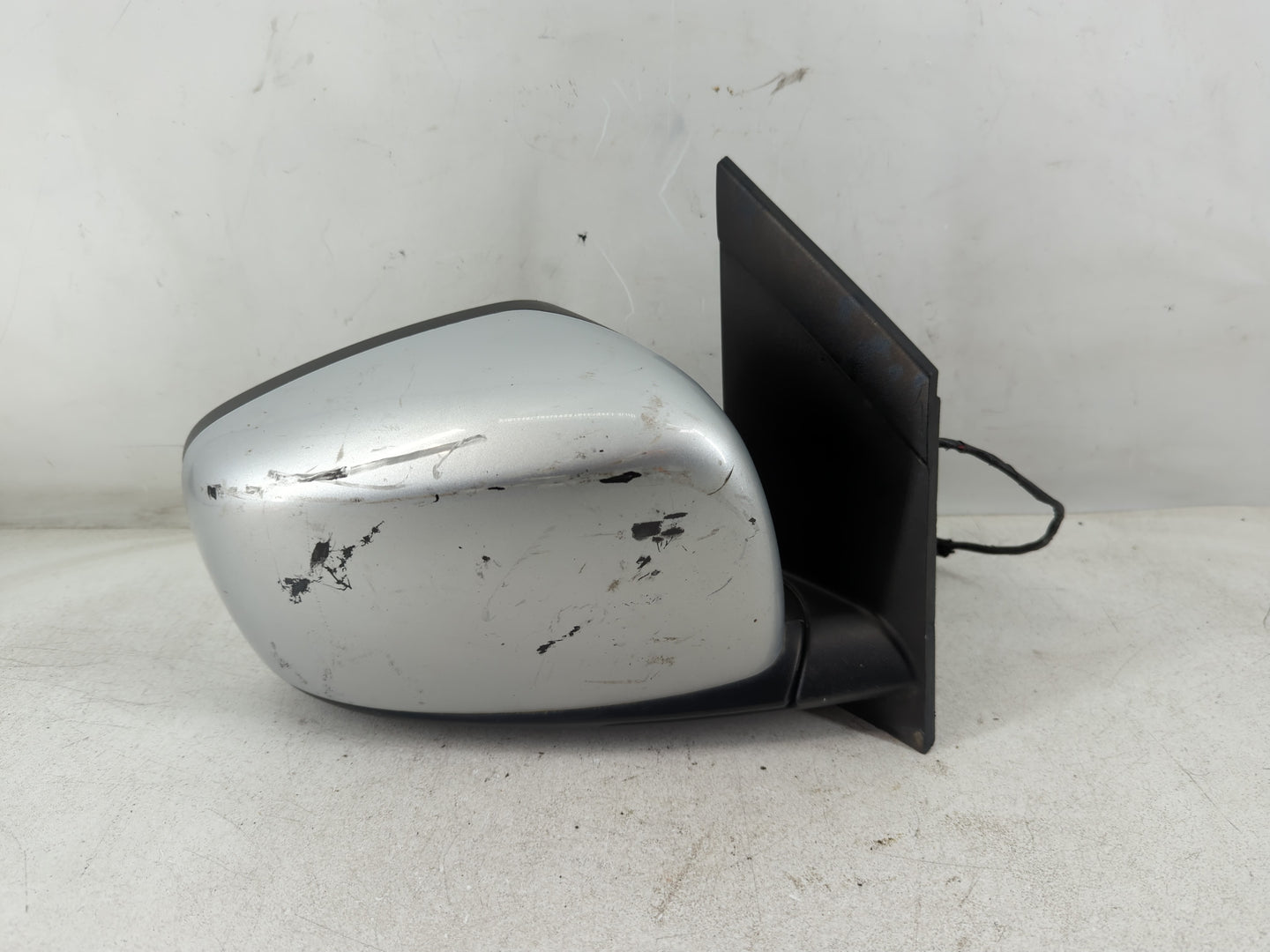 2008 Chrysler Town & Country Passenger Right Side View Manual Door Mirror - Oemusedautoparts1.com