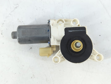 2010 Chrysler Town & Country Passenger Front Right Power Window Motor - Oemusedautoparts1.com