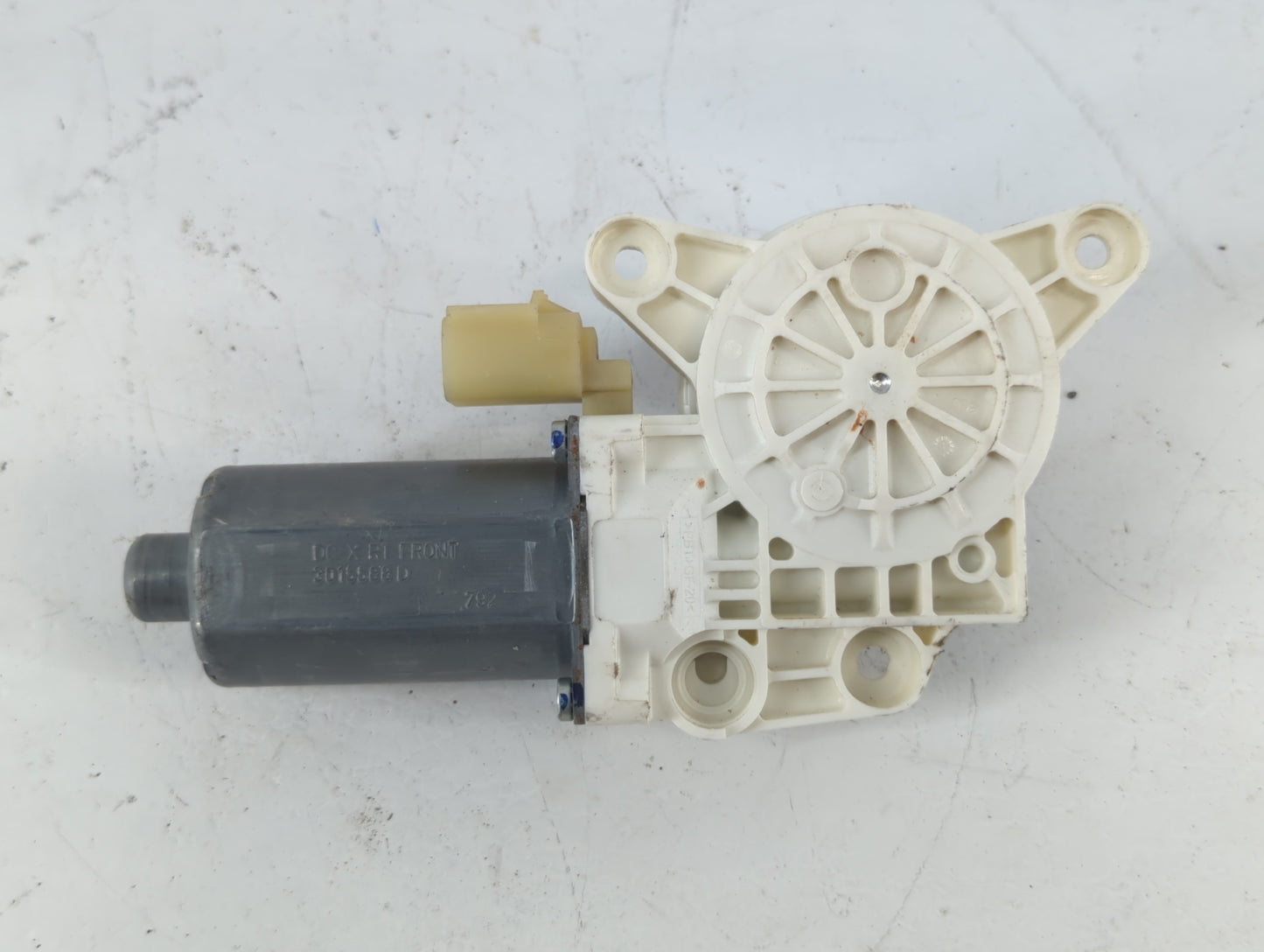 2010 Chrysler Town & Country Passenger Front Right Power Window Motor - Oemusedautoparts1.com
