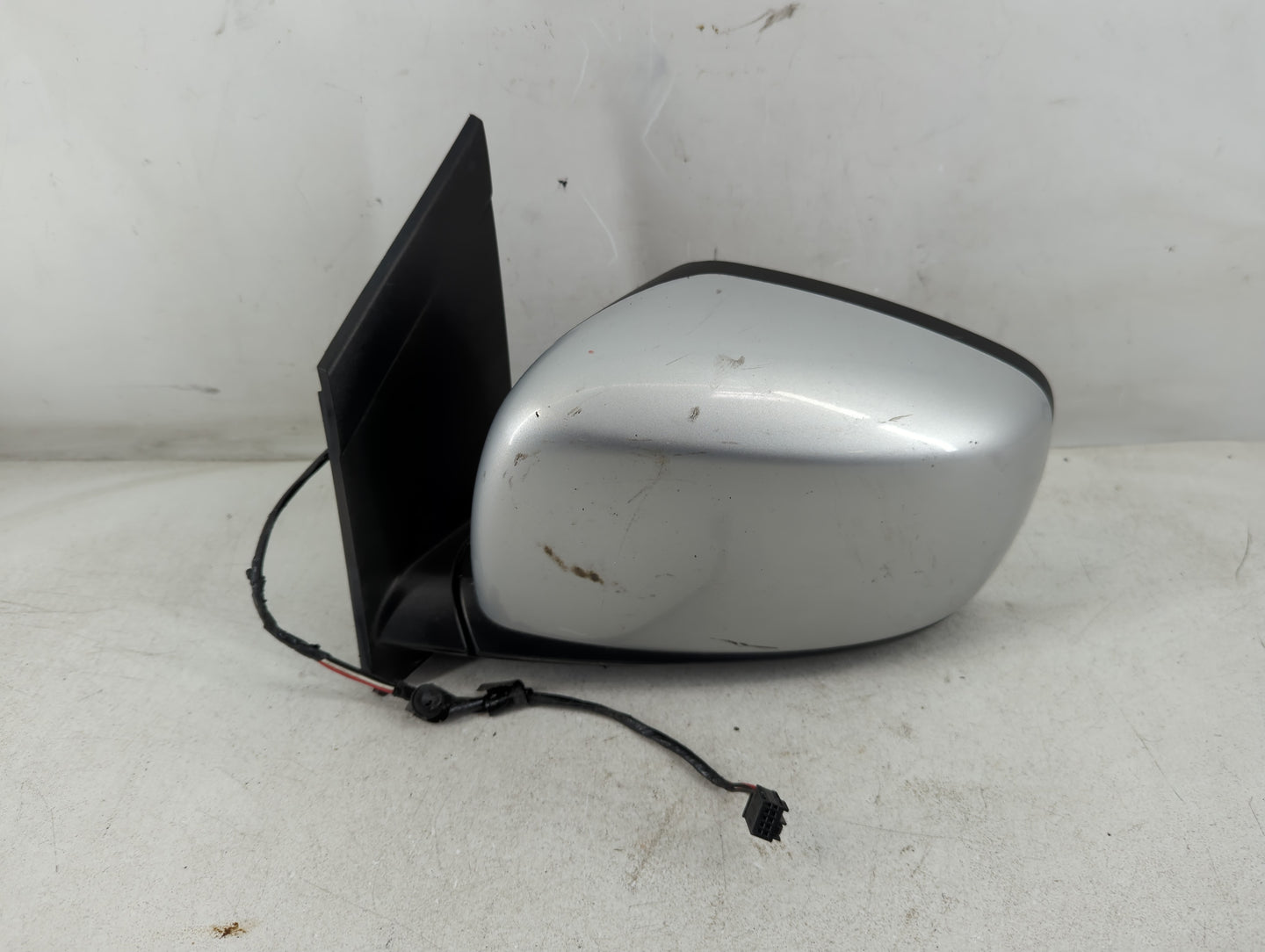 2008 Chrysler Town & Country Driver Left Side View Manual Door Mirror - Oemusedautoparts1.com