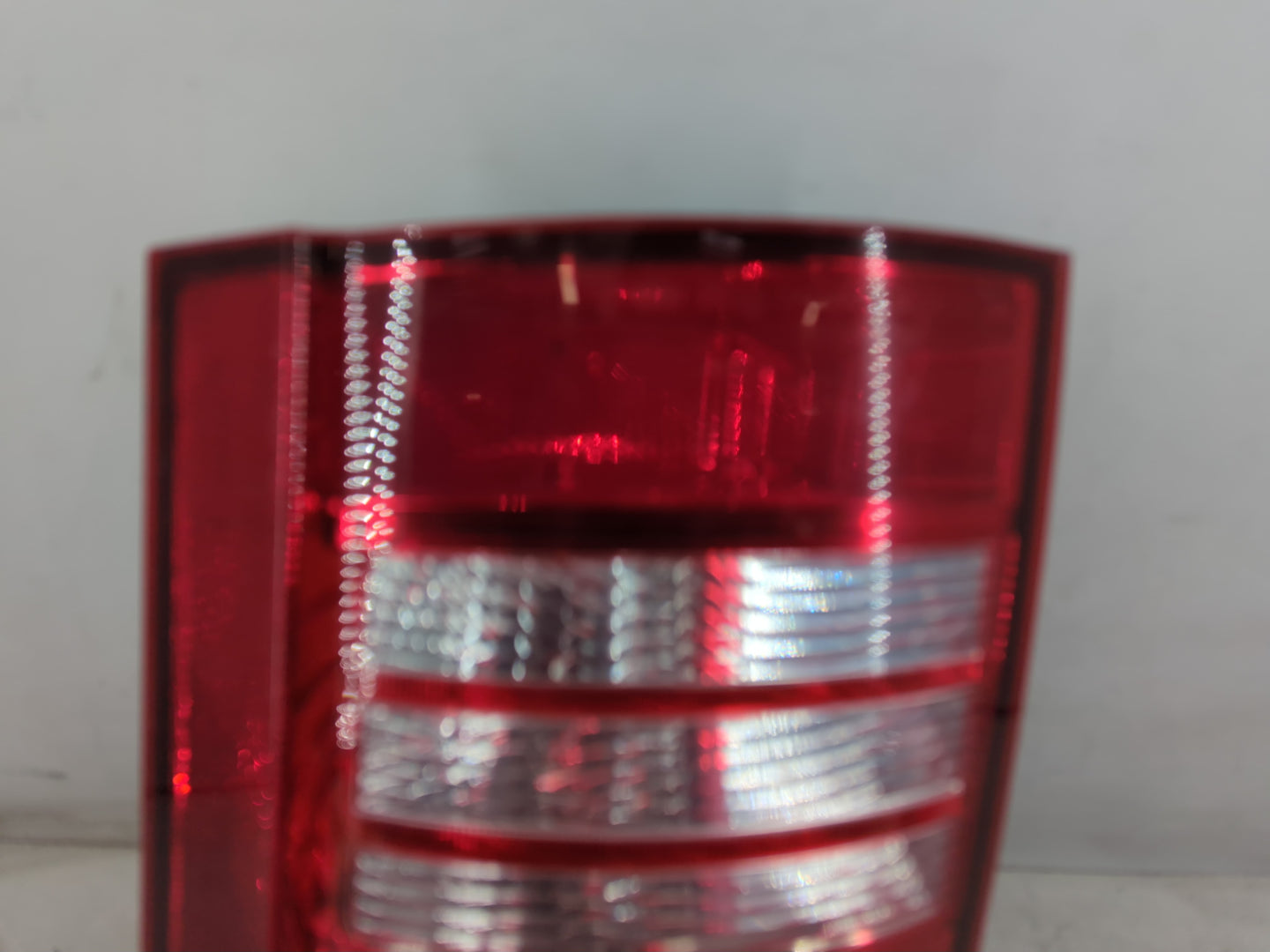 2008-2010 Chrysler Town & Country Tail Light Assembly Passenger Right OEM P/N:53012 HSE Fits Fits 2008 2009 2010 OEM Used Au