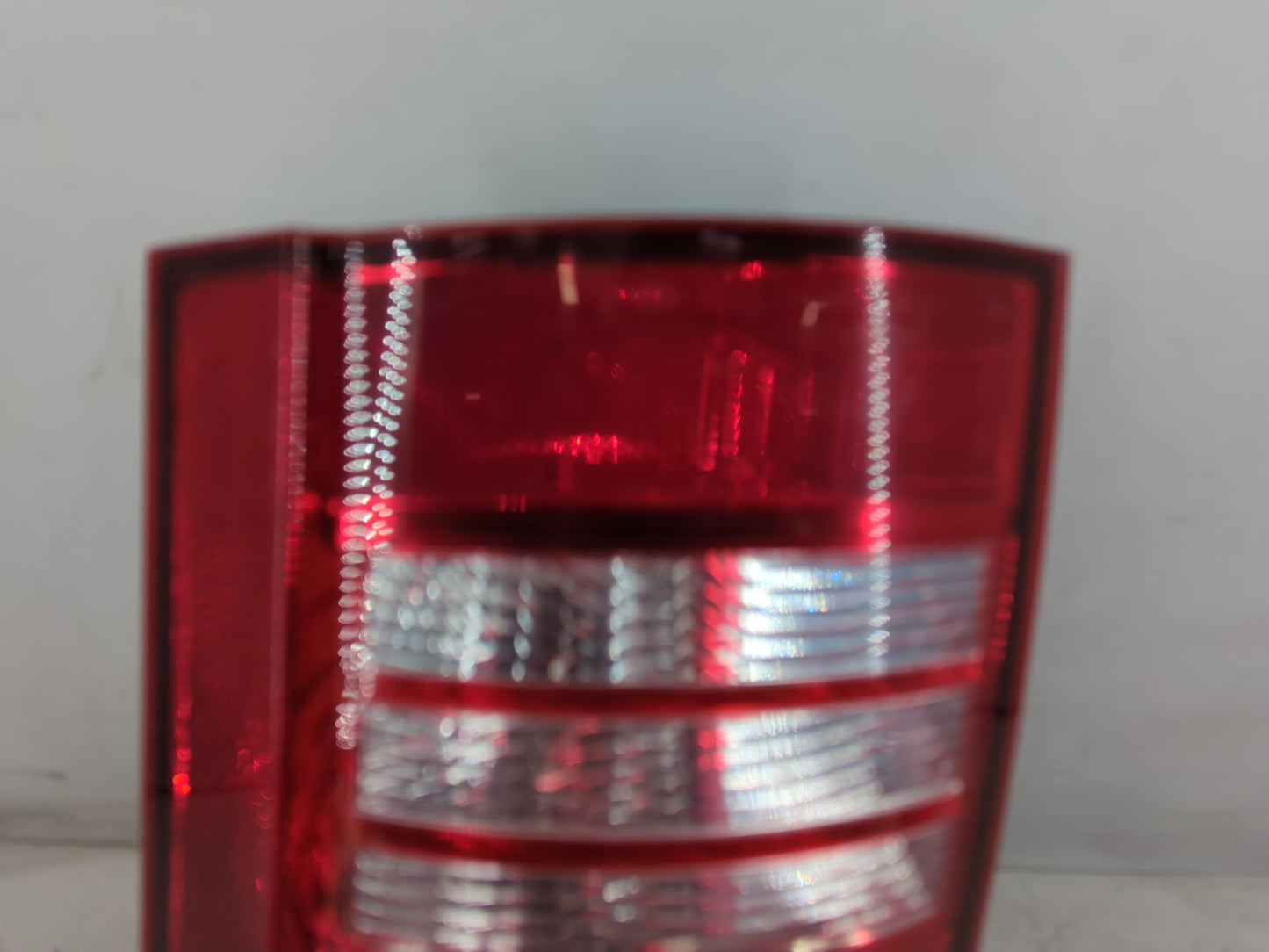 2008-2010 Chrysler Town & Country Tail Light Assembly Passenger Right OEM P/N:53012 HSE Fits Fits 2008 2009 2010 OEM Used Au