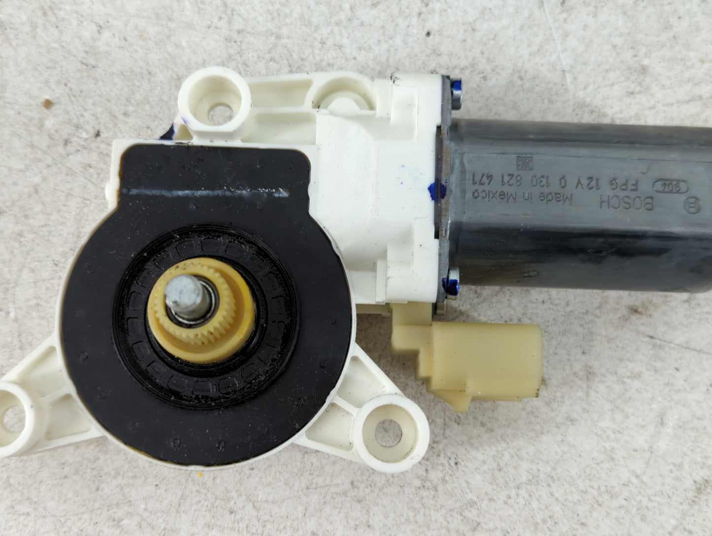 2010 Chrysler Town & Country Driver Front Left Power Window Motor - Oemusedautoparts1.com