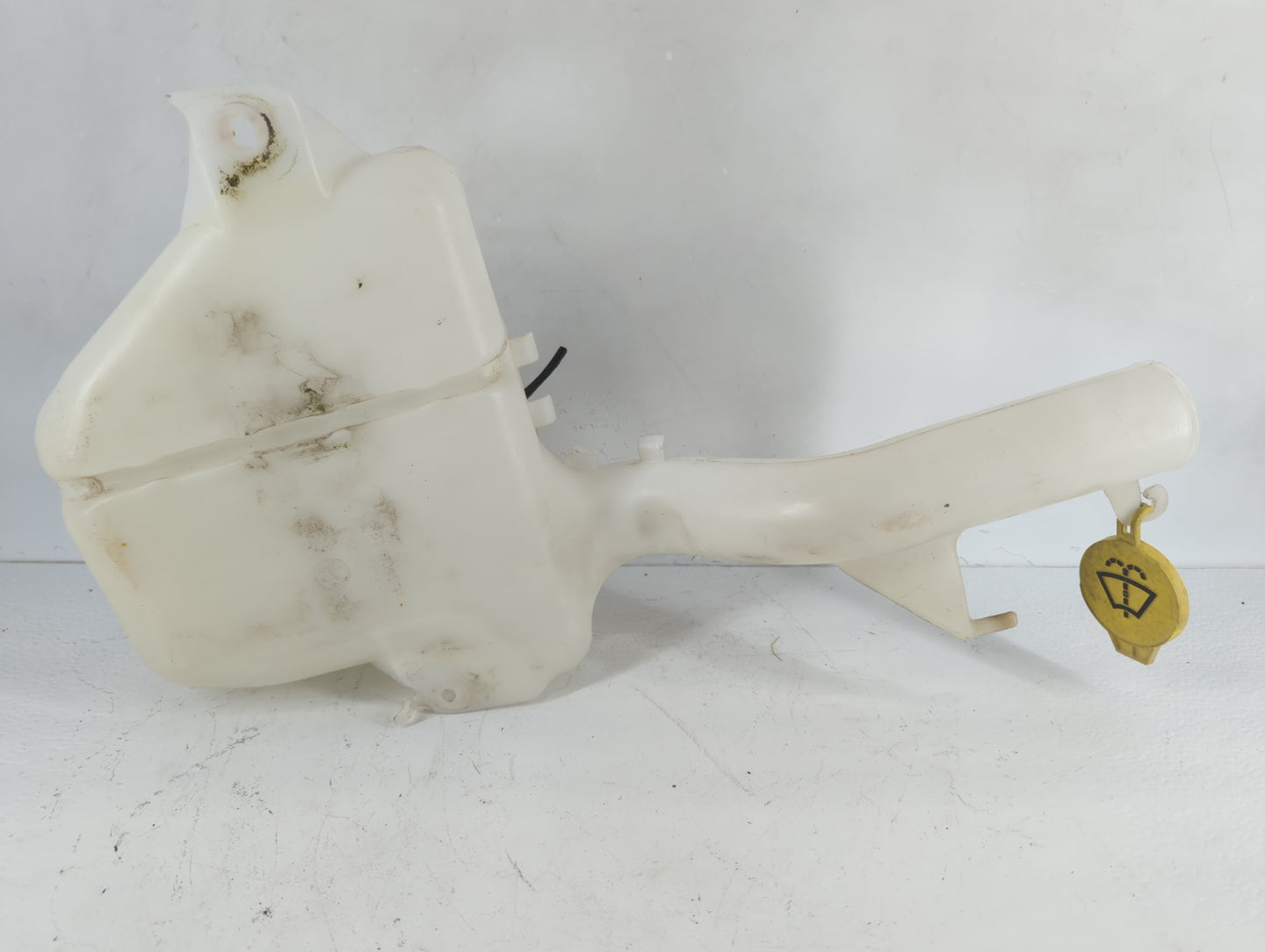 2008 Chrysler Town & Country Windshield Washer Fluid Reservoir Bottle Oem - Oemusedautoparts1.com