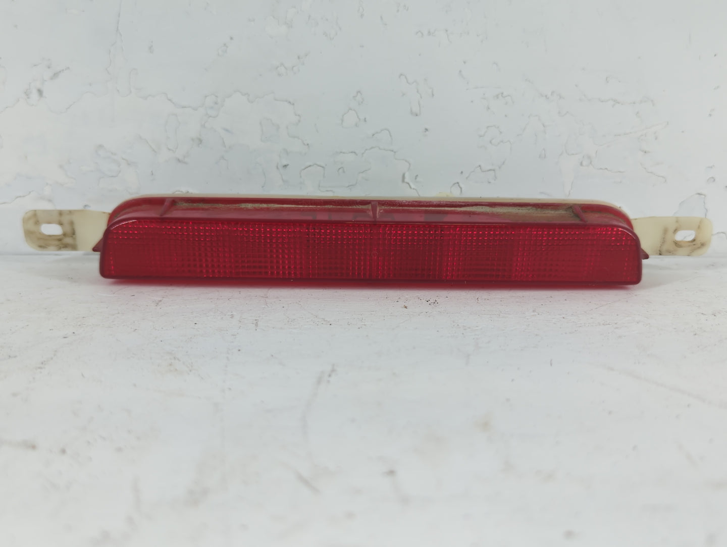 2010 Chrysler Town & Country Third Brake Light Tail Light Fits OEM Used Auto Parts - Oemusedautoparts1.com