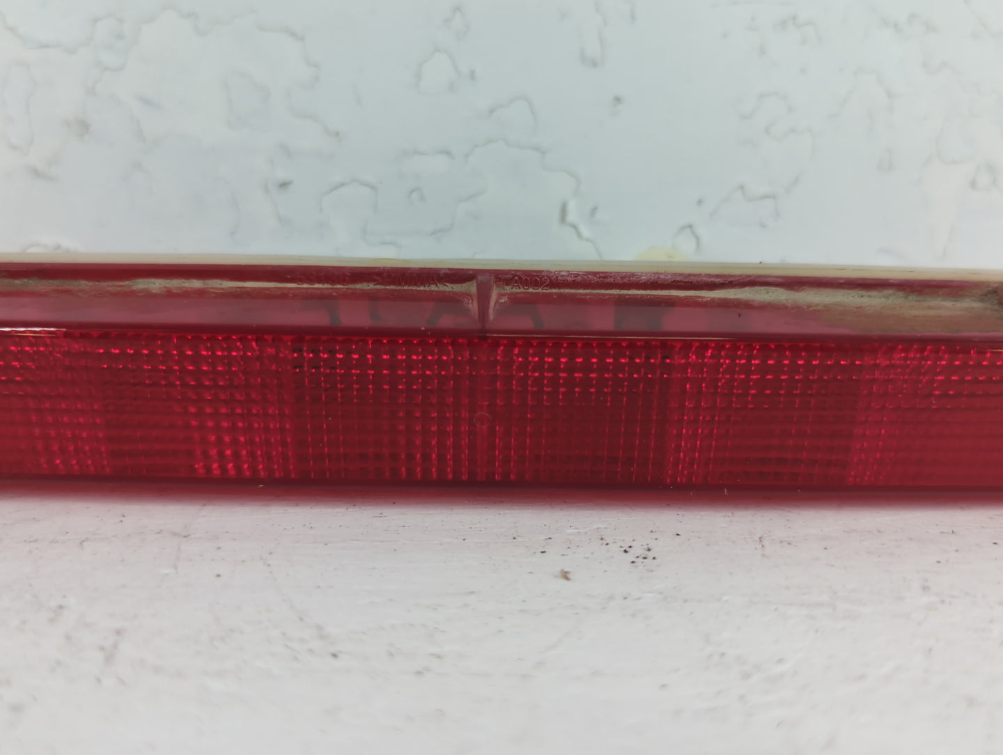 2010 Chrysler Town & Country Third Brake Light Tail Light Fits OEM Used Auto Parts - Oemusedautoparts1.com