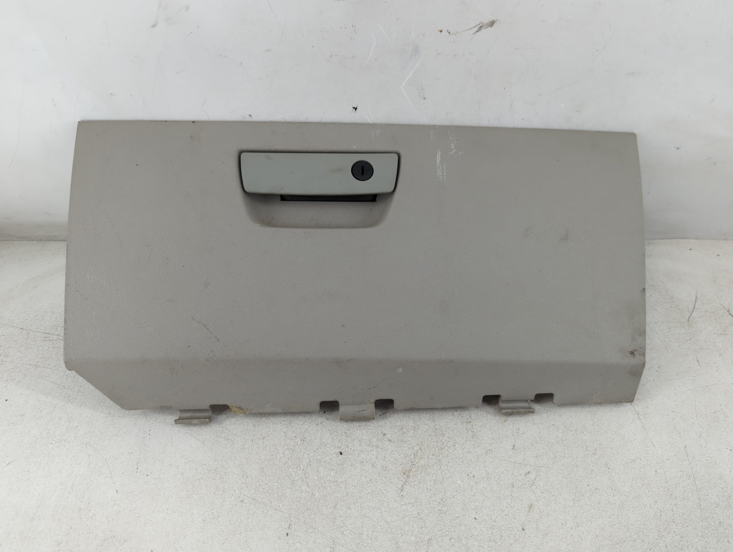 2010 Chrysler Town & Country Passenger Glove Box Door Storage Compartment 939555 - Oemusedautoparts1.com