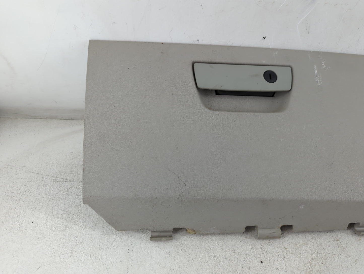 2010 Chrysler Town & Country Passenger Glove Box Door Storage Compartment 939555 - Oemusedautoparts1.com