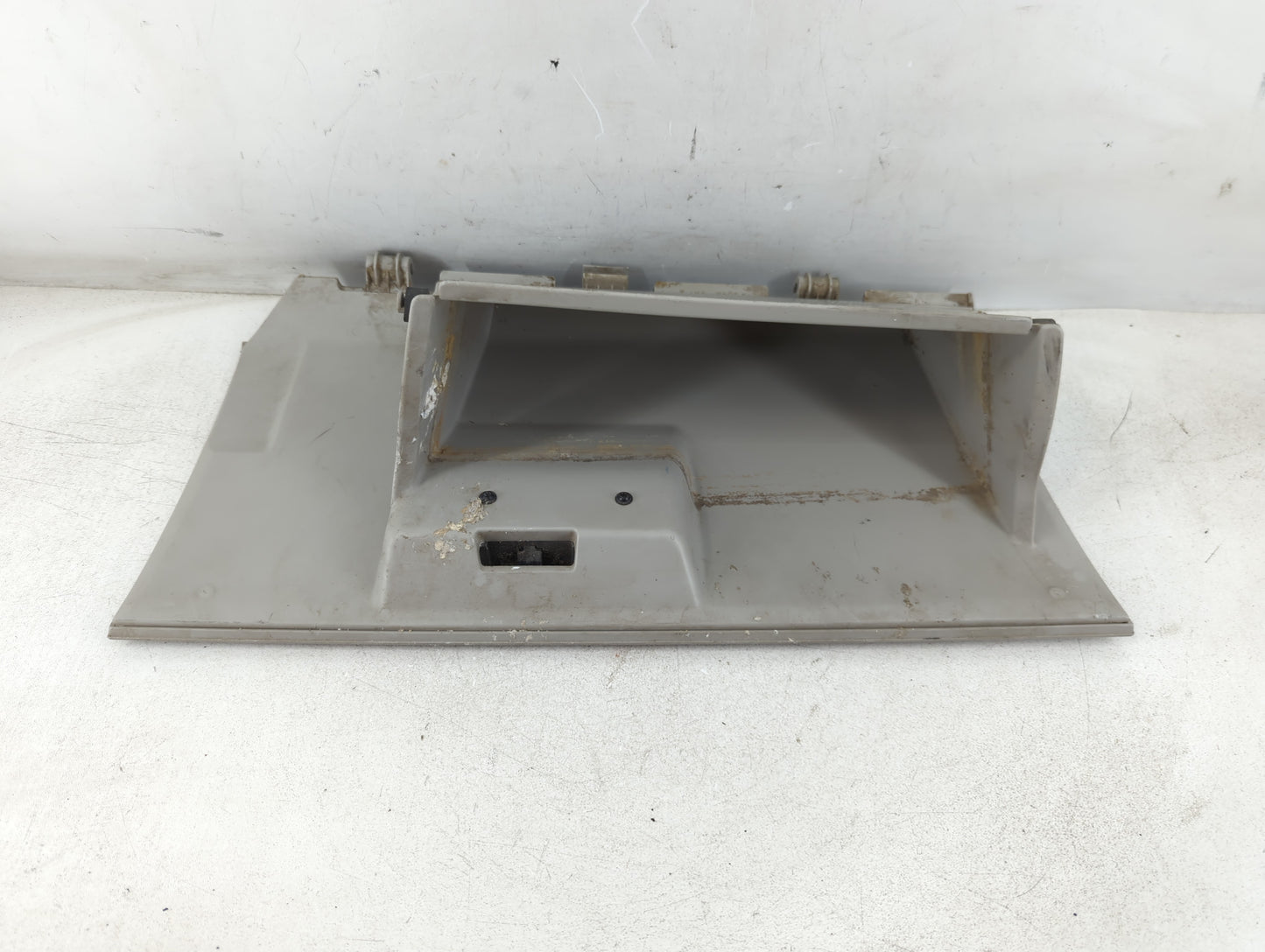 2010 Chrysler Town & Country Passenger Glove Box Door Storage Compartment 939555 - Oemusedautoparts1.com