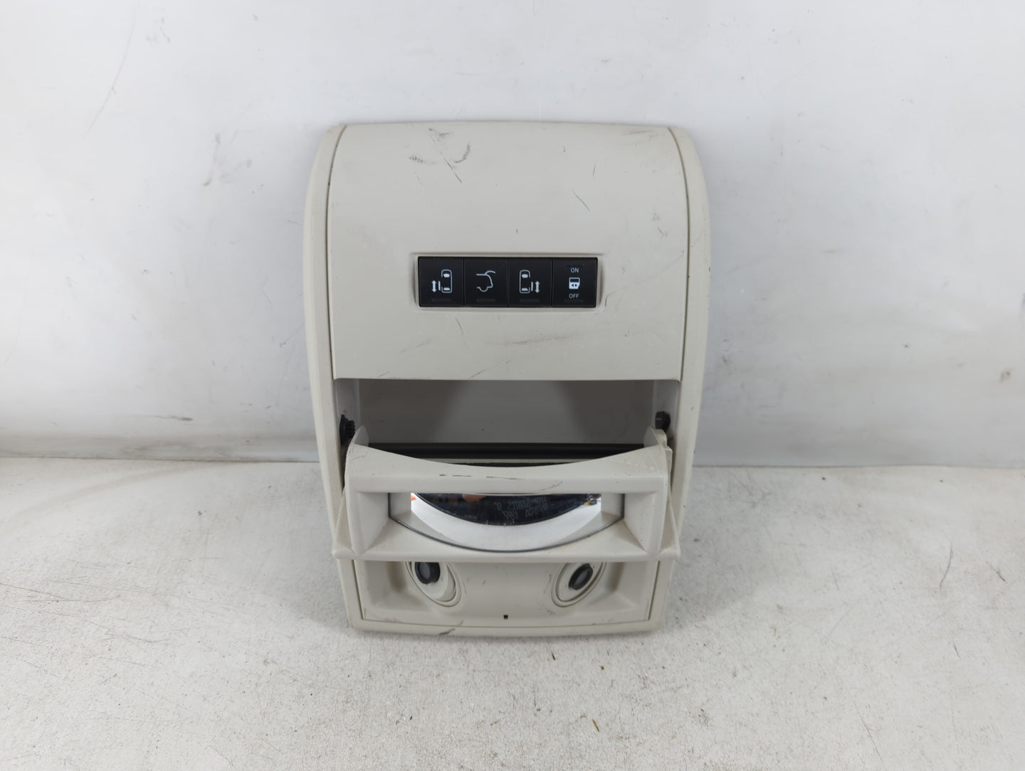 2010 Chrysler Town & Country Overhead Roof Console Interior Dome Light - Oemusedautoparts1.com