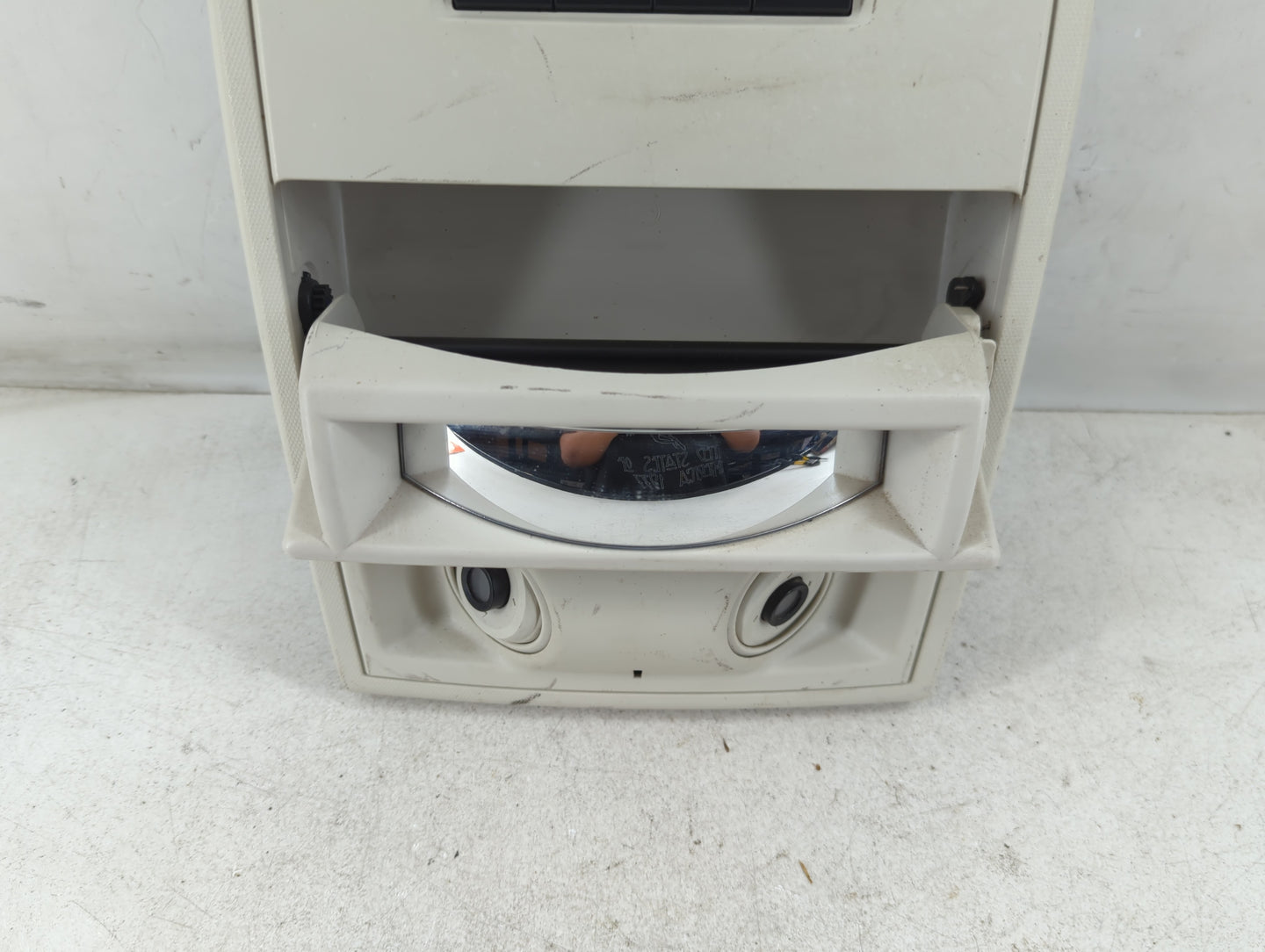 2010 Chrysler Town & Country Overhead Roof Console Interior Dome Light - Oemusedautoparts1.com