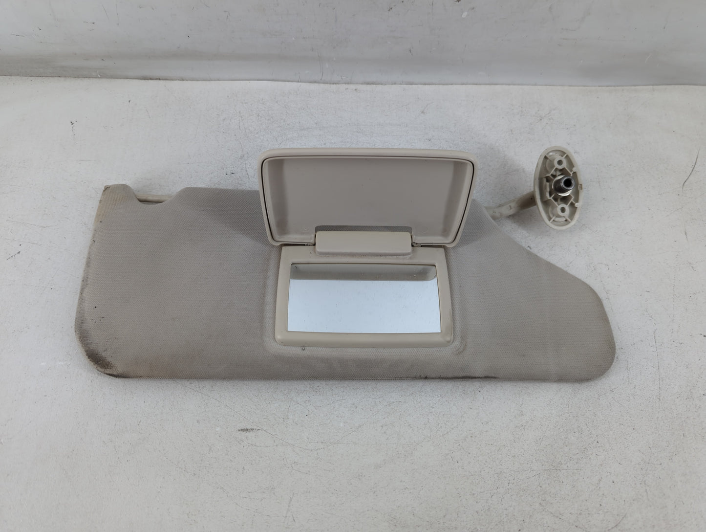 2009-2010 Dodge Avenger Sun Visor Shade Replacement Passenger Right Mirror Fits Fits 2009 2010 OEM Used Auto Parts - Oemused