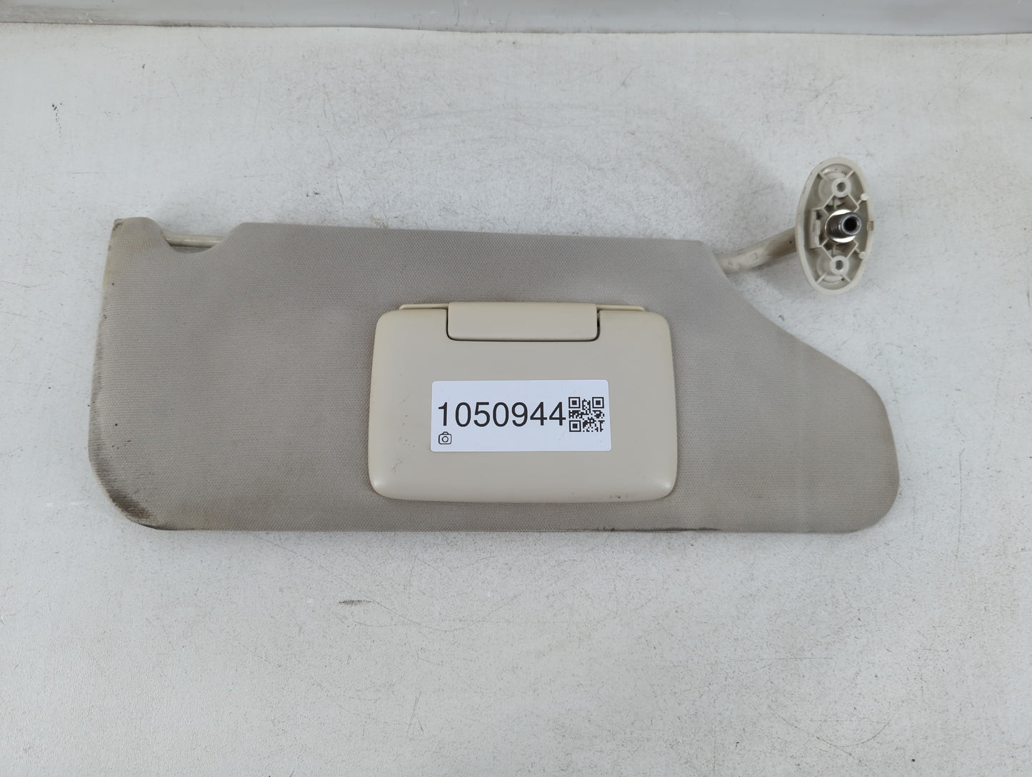 2009-2010 Dodge Avenger Sun Visor Shade Replacement Passenger Right Mirror Fits Fits 2009 2010 OEM Used Auto Parts - Oemused