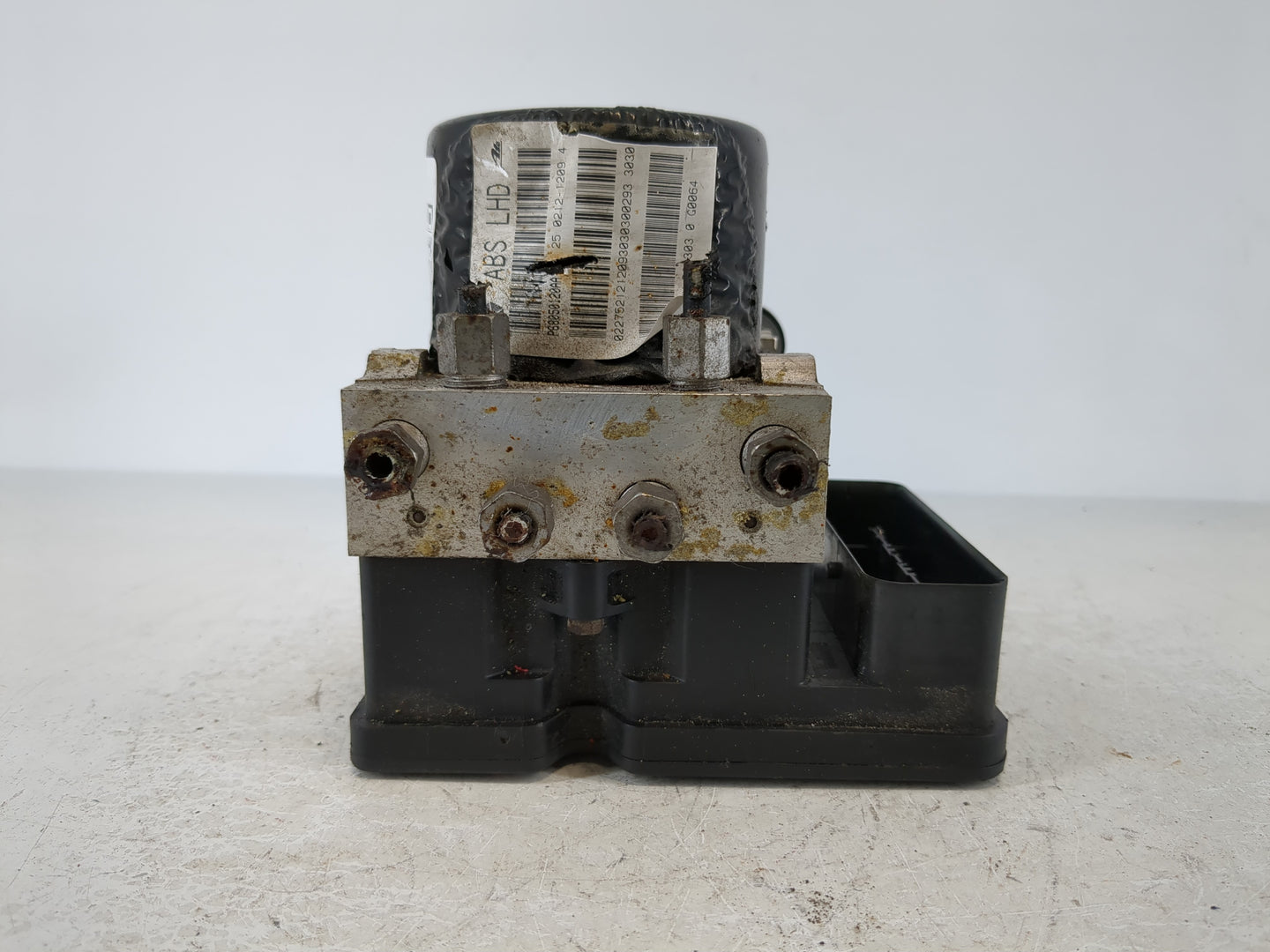 2010 Dodge Avenger ABS Pump Control Module Replacement P/N:P68050120AA Fits OEM Used Auto Parts - Oemusedautoparts1.com