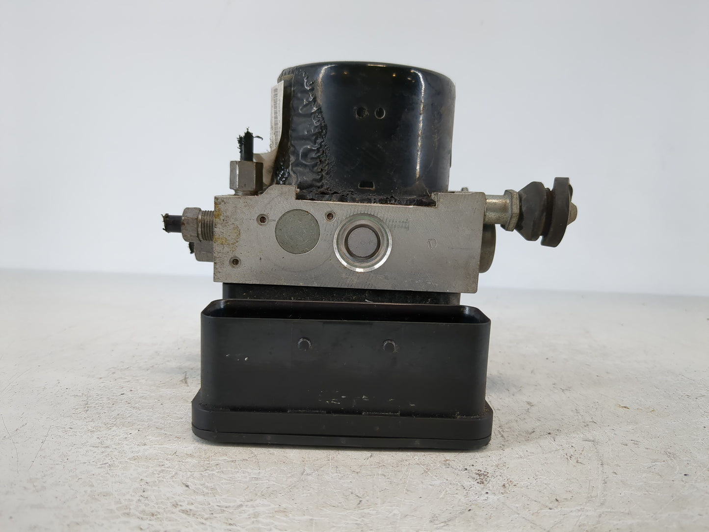 2010 Dodge Avenger ABS Pump Control Module Replacement P/N:P68050120AA Fits OEM Used Auto Parts - Oemusedautoparts1.com