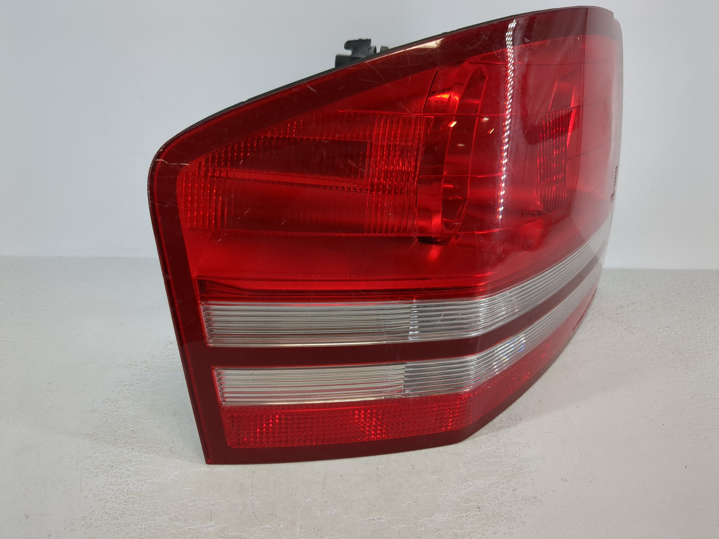 2008-2010 Dodge Avenger Tail Light Assembly Driver Left OEM P/N:60439D0M Fits Fits 2008 2009 2010 OEM Used Auto Parts - Oemu