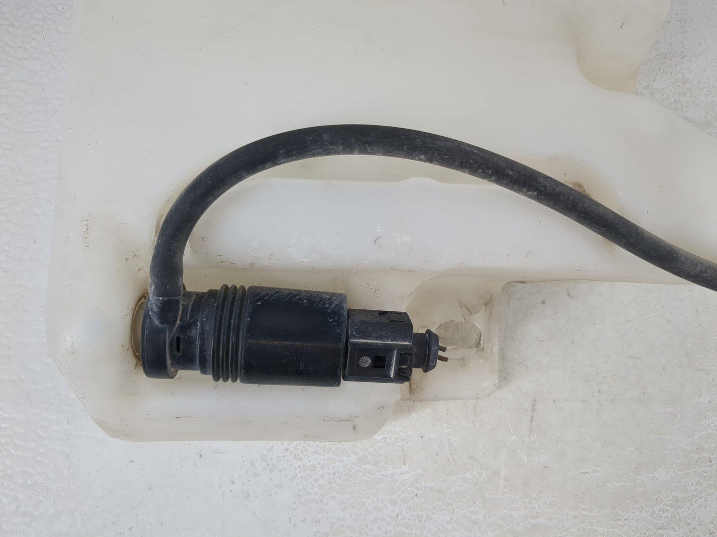 2008-2010 Dodge Avenger Windshield Washer Fluid Reservoir Bottle Oem - Oemusedautoparts1.com