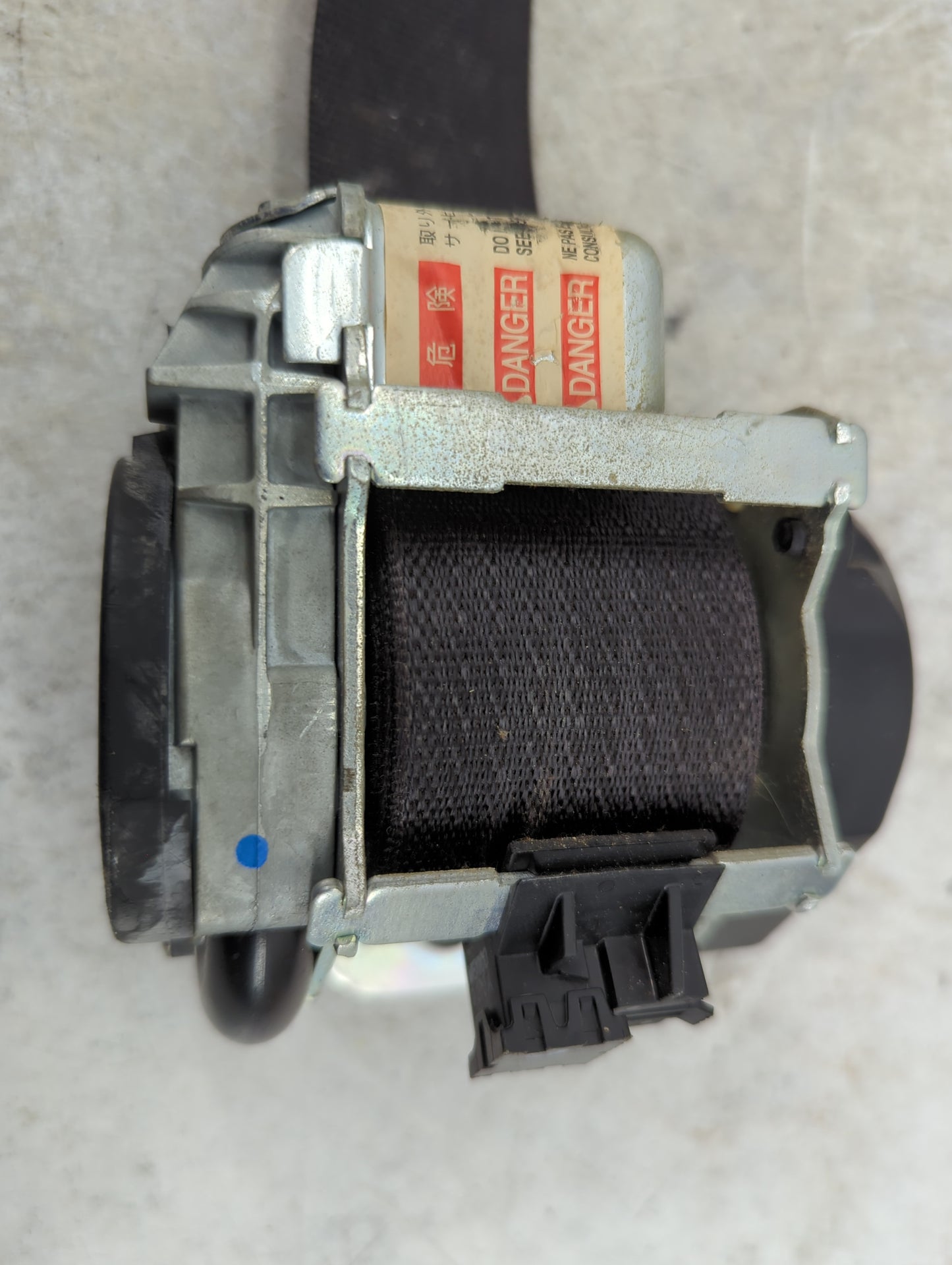 2008-2013 Dodge Avenger Drvier Front Seatbelt Retractor Black - Oemusedautoparts1.com