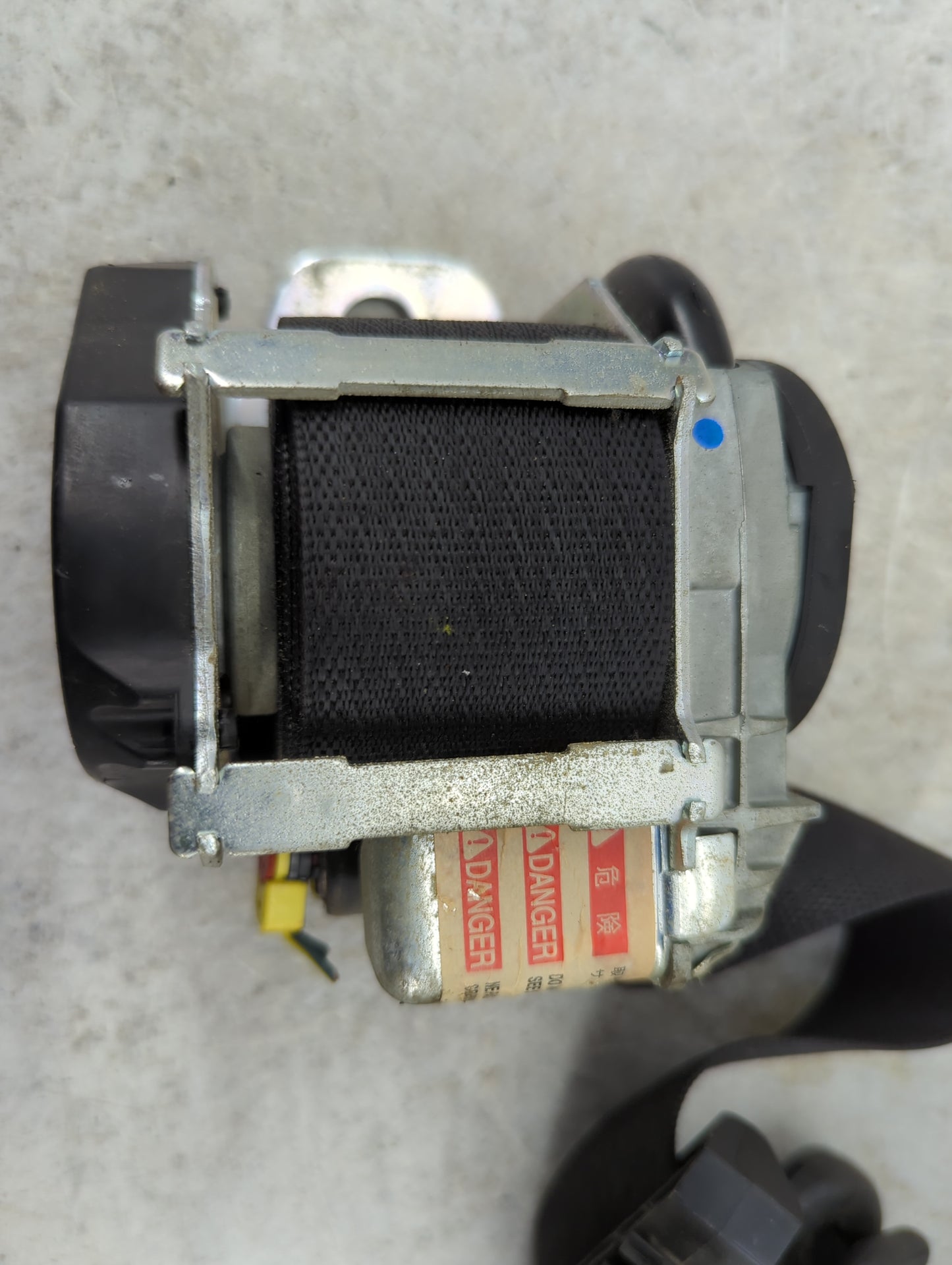2008-2013 Dodge Avenger Passenger Front Seatbelt Retractor Black - Oemusedautoparts1.com