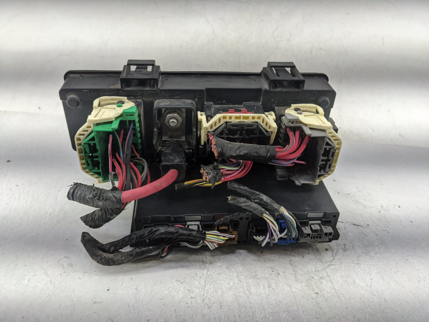 2010-2010 Dodge Avenger Chassis Control Module Ccm Bcm Body Control - Oemusedautoparts1.com