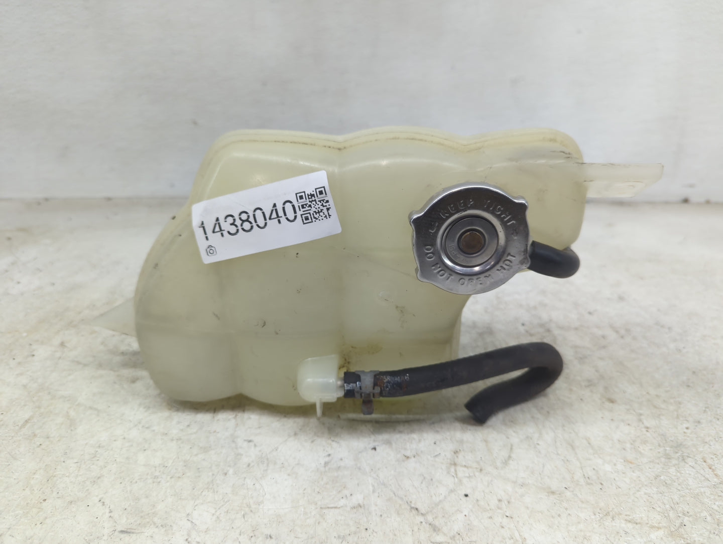 2008-2010 Dodge Avenger Windshield Washer Fluid Reservoir Bottle Oem 1438040 - Oemusedautoparts1.com