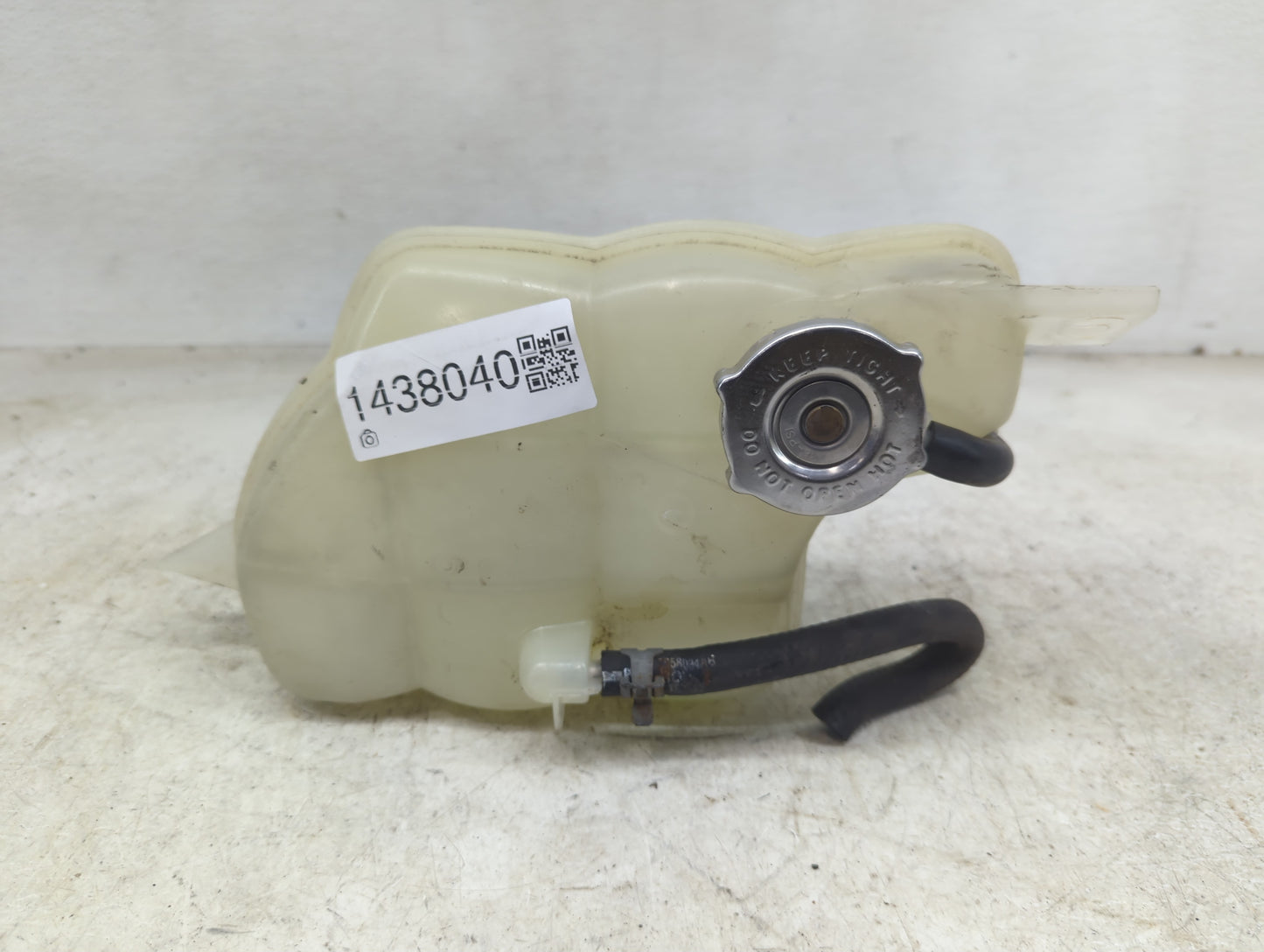 2008-2010 Dodge Avenger Windshield Washer Fluid Reservoir Bottle Oem 1438040 - Oemusedautoparts1.com