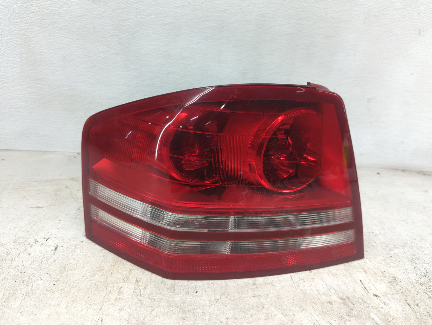 2008-2010 Dodge Avenger Tail Light Assembly Driver Left OEM P/N:CS260-B000L Fits Fits 2008 2009 2010 OEM Used Auto Parts - O