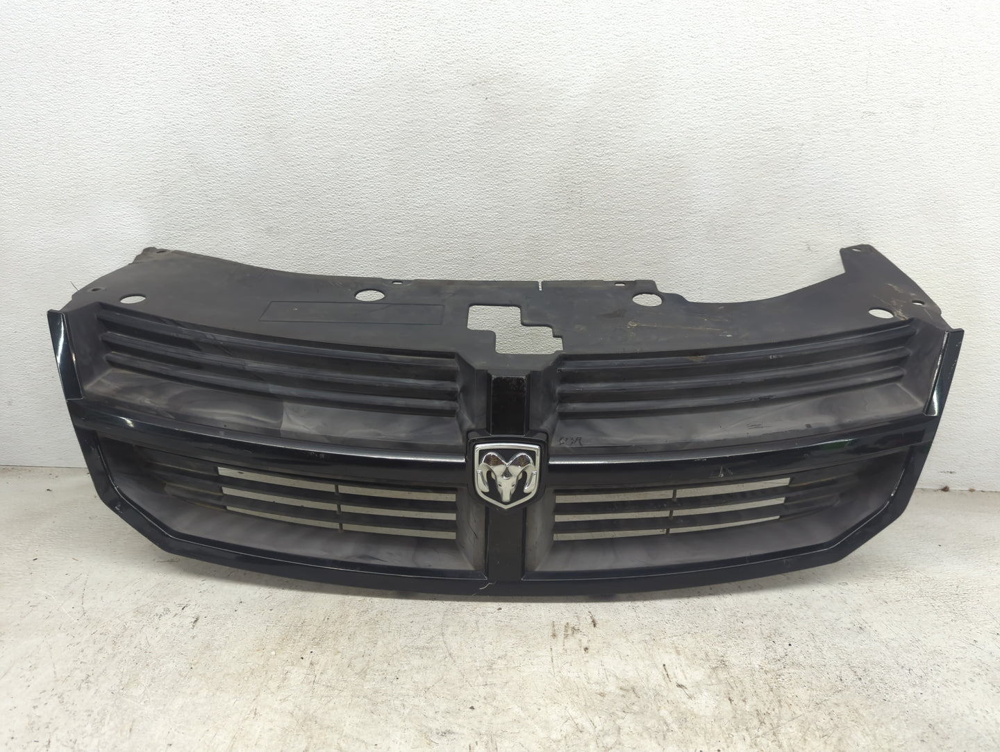 2008-2010 Dodge Avenger Front Grille Bumper Not Included - Oemusedautoparts1.com