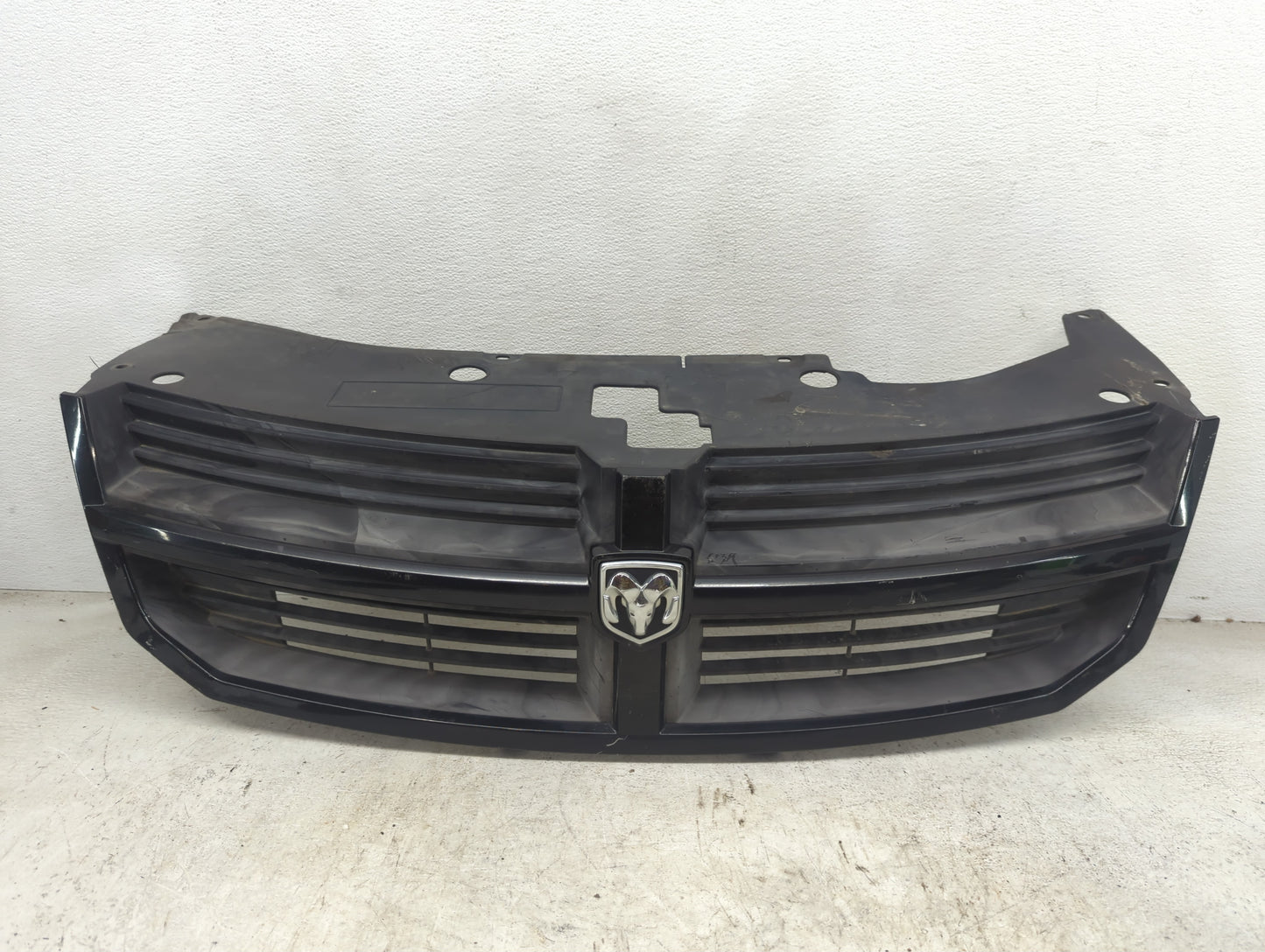 2008-2010 Dodge Avenger Front Grille Bumper Not Included - Oemusedautoparts1.com